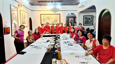 Photo of 槟水墨画协会 26画家挥春画马长卷