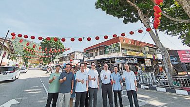 Photo of 阿逸布爹阿依淡 挂2000红灯笼迎春