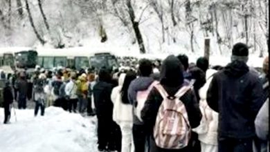Photo of 陕西太白山大雪道路结冰 数百游客严寒中滞留山上