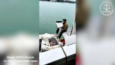 Photo of 历时1年横跨千里 他飄洋過海來看她 卻因攜帶武器被捕
