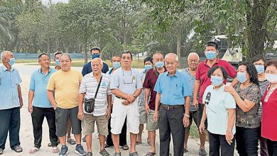 Photo of 十多年投诉无门 亚逸文满新村人天天吃尘