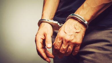 Photo of 校前倒毙血泊中 女子头部有刀伤 警捕1嫌犯