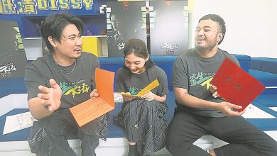 Photo of 低清丧Bill Adeline 大Hee 手写祝福 心意仍在