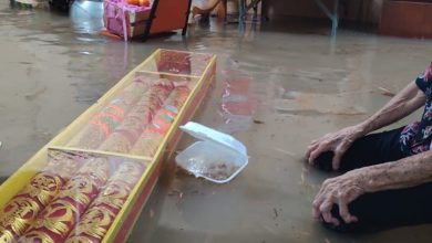 Photo of 除夕强降雨致怡保多区严重水灾   河水溢出  水淹車屋  升至肚脐