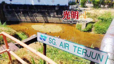Photo of 居民：河水变黑如茶乌 瀑布河“死鱼漂”发恶臭