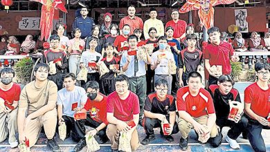 Photo of 郭子毅拨2中学各5000元