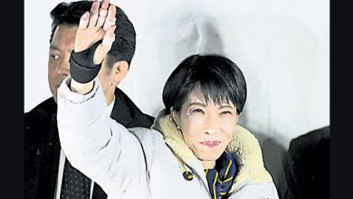 Photo of 高市交代右手病情 手指弯曲无骨折