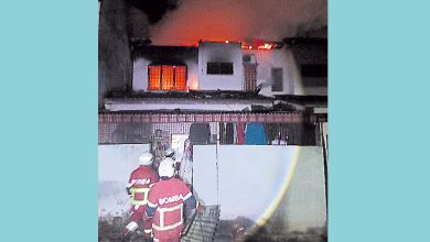 Photo of 火魔噬双层排屋 6岁男童葬身火海