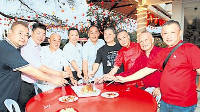 Photo of 芙桂青龙母庙举行放河灯 吴天涛买甲鱼放生