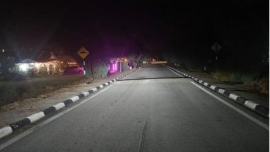 Photo of 老妇没戴头盔加侧坐 过路墩摔下伤重不治