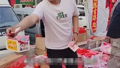 Photo of 父亡母病 14岁少年街头卖挥春还债