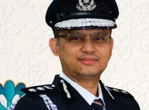 Photo of 刷不到卡发烂渣 男子回店亮刀吓人