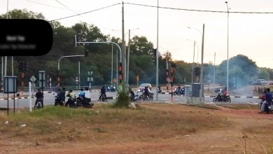 Photo of 青少年聚众飙车堵路 居民: 天天都来