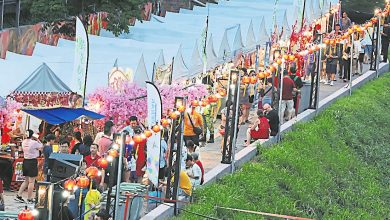 Photo of 市集表演美食烟火秀 近打河畔欢腾迎游客