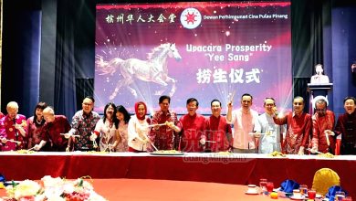 Photo of 槟华堂新春大团拜 州元首伉俪莅临共庆佳节