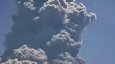 Photo of 菲坎拉翁火山爆发 灰柱高达2500公尺