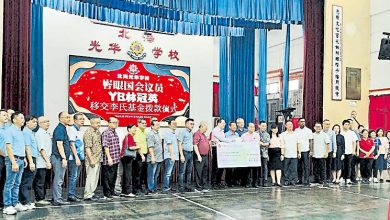 Photo of 李氏基金拨款北海光华 25万助购智能一体机