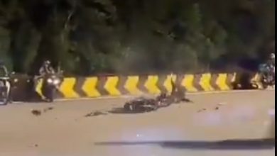 Photo of 凌晨2点公路狂飙 2飙车党迎面对撞
