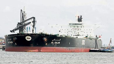 Photo of 原定开往中国青岛 科威特油轮迪拜港遭袭