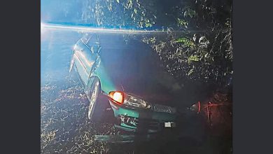 Photo of 2摩多行驶中碰撞 1乘客抛飞被车撞死
