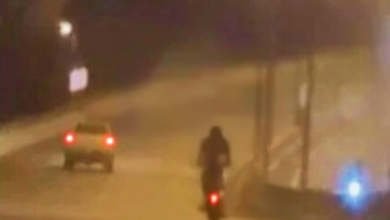 Photo of 玩命飙车“耍超人” 17岁飞车少年被逮