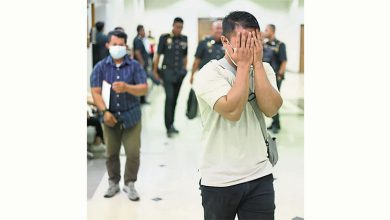 Photo of 公共场所随意丢烟蒂 2男罚400元扫街2小时