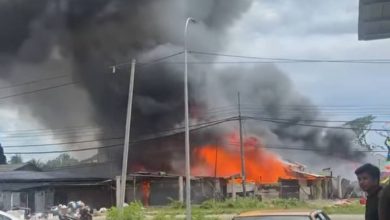 Photo of 大火狂烧9民宅2店 53岁女子受惊晕倒