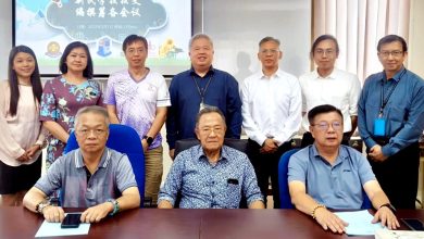 Photo of 委员会涵盖四校董事及代表 大年新民编纂校史