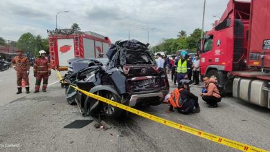 Photo of 南北大道发生连环撞  4人受伤 2人被困车内获救