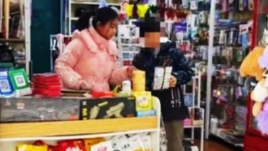 Photo of 12岁女孩用红包钱租店创业 亲妈成为她的“头号员工”