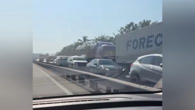 Photo of “周二就这么多车!” 社媒疯传回乡塞车视频