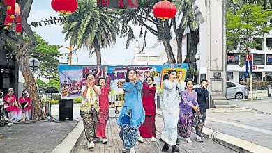 Photo of 彩绘舞蹈汇演欢度周末 陈旭年文化街热闹庆佳节