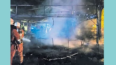 Photo of 烟花摊失火引发爆炸 警不排除涉人为疏忽