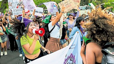Photo of 要求保障女性权利 姐姐妹妹上街游行
