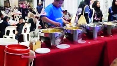 Photo of 视频〡救人要紧!刚要开斋警报响起 消拯员放下食物出动