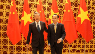 Photo of 王毅访河内晤越南外长 促共同应对外部不确定性