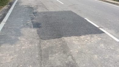 Photo of 送餐员摔倒后 道路由工程局铺平了