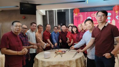 Photo of 庇能番禺会馆新春团拜 7盏彩灯筹得3万3628令吉