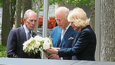 Photo of 献花悼911恐袭受难者 英王访纽约世贸中心遗址