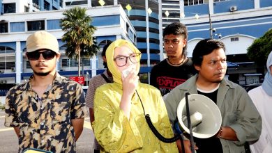 Photo of 3人论坛抗议阿占被捕 数社运组织警局外声援