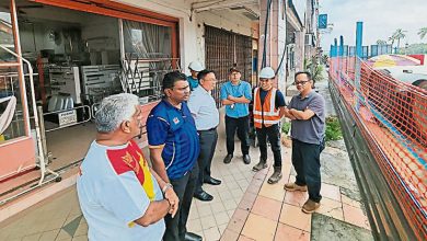 Photo of 高阳苑封路进行防洪工程 80商店生意受影响