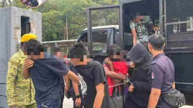 Photo of 因一记耳光校门前混战 14学生2女子面控