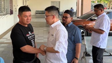 Photo of 黄家和抵太平间吊唁 教育界折损2准教师