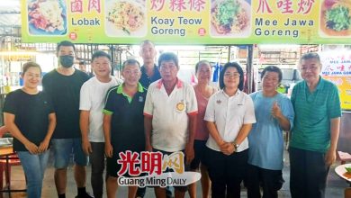Photo of 榕树下小贩中心闷热 小贩盼市厅提升设备