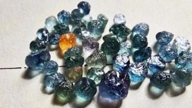 Photo of 求婚送一袋石头？她打开惊见43颗蓝宝石 网赞：更有意义