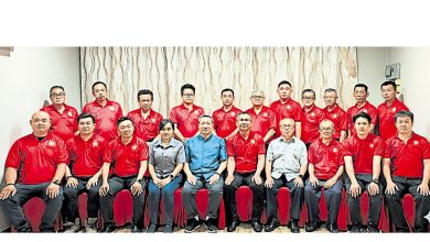 Photo of 【甘榜峇鲁贩商盂兰胜会理事就职礼】刘一端促关注融资计划 善用政府援助渡难关