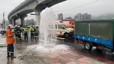 Photo of ​台湾新北联结车疑失控撞死行人　再冲入工地撞伤2保全