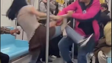 Photo of 地铁抢座引发冲突 上海2女车厢内大打出手被拘留