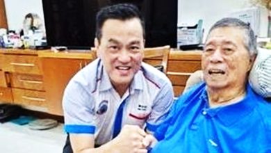 Photo of 林良实逝世〡马华堂去年登门颁《龙腾奖》 敦林最后荣耀