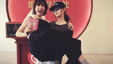 Photo of 赵露思嫁了？ 突晒结婚证“公主抱”闺密